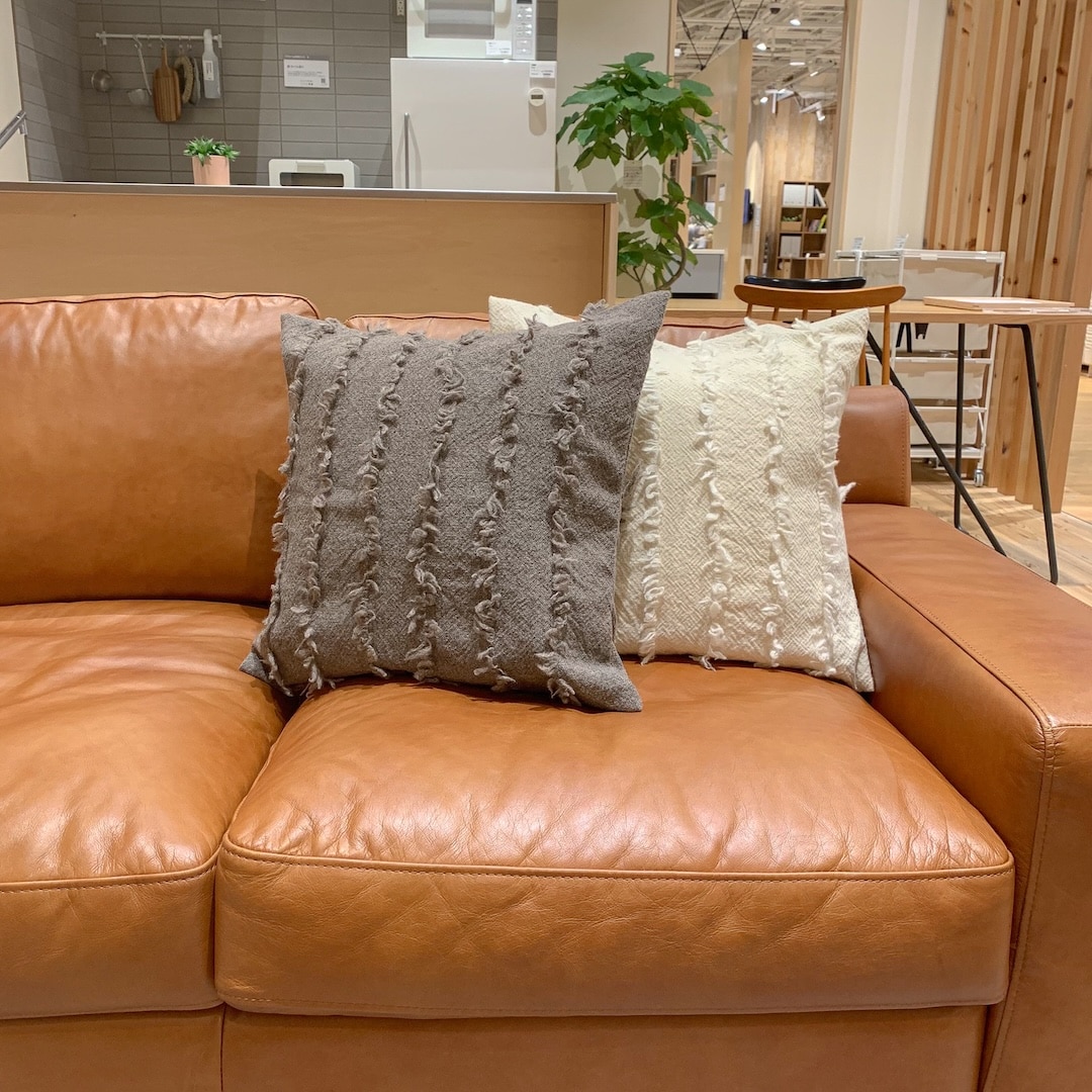 グランフロント大阪】クッションカバーでお部屋の模様替えを